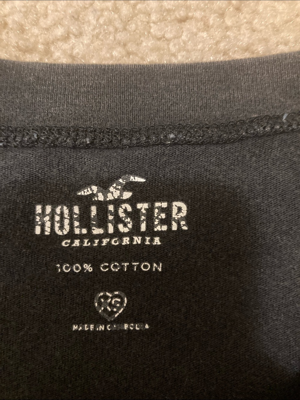 Hollister Black Tee with White Logo Print - Picture 2 of 3